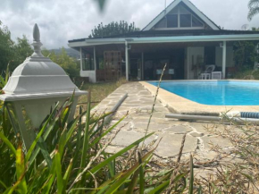 Double bungalow avec chambres entièrement équipé sans vis à vis avec piscine, Puna'auia